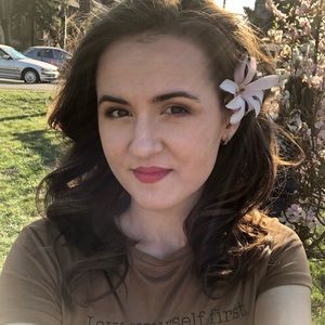 Meet your Posher, Cristina